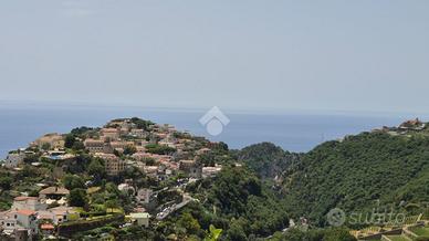 2 LOCALI A RAVELLO