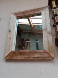 Specchio in castagno