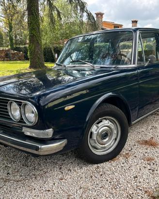 Lancia Flavia 2000 a carburatore interni stupendi