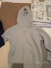 Abbigliamento bambino 6/7 anni