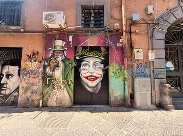 NEGOZIO A NAPOLI
