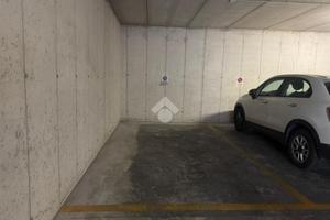 AUTORIMESSA A LAZISE