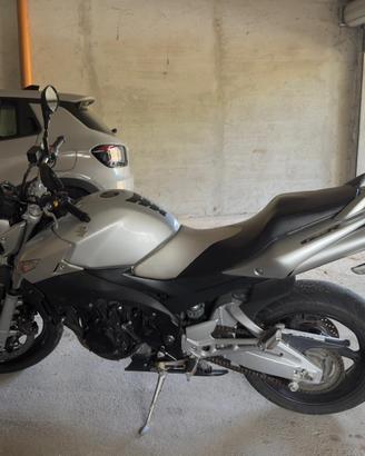 Suzuki GSR 600