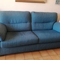 Divano 3 posti, due poltrone, armadio, mobile