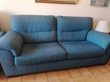 Divano 3 posti, due poltrone, armadio, mobile