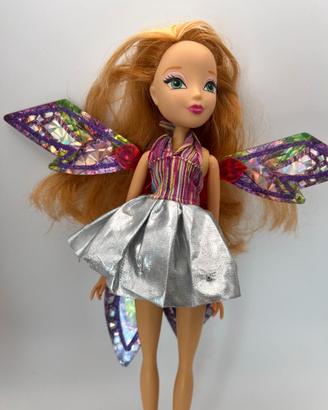 Bambola Winx Club Rainbow Flora con ali