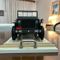 Jeep willys scala 1:8 metallo