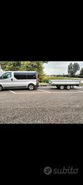 Renault Trafic con carrello insieme 