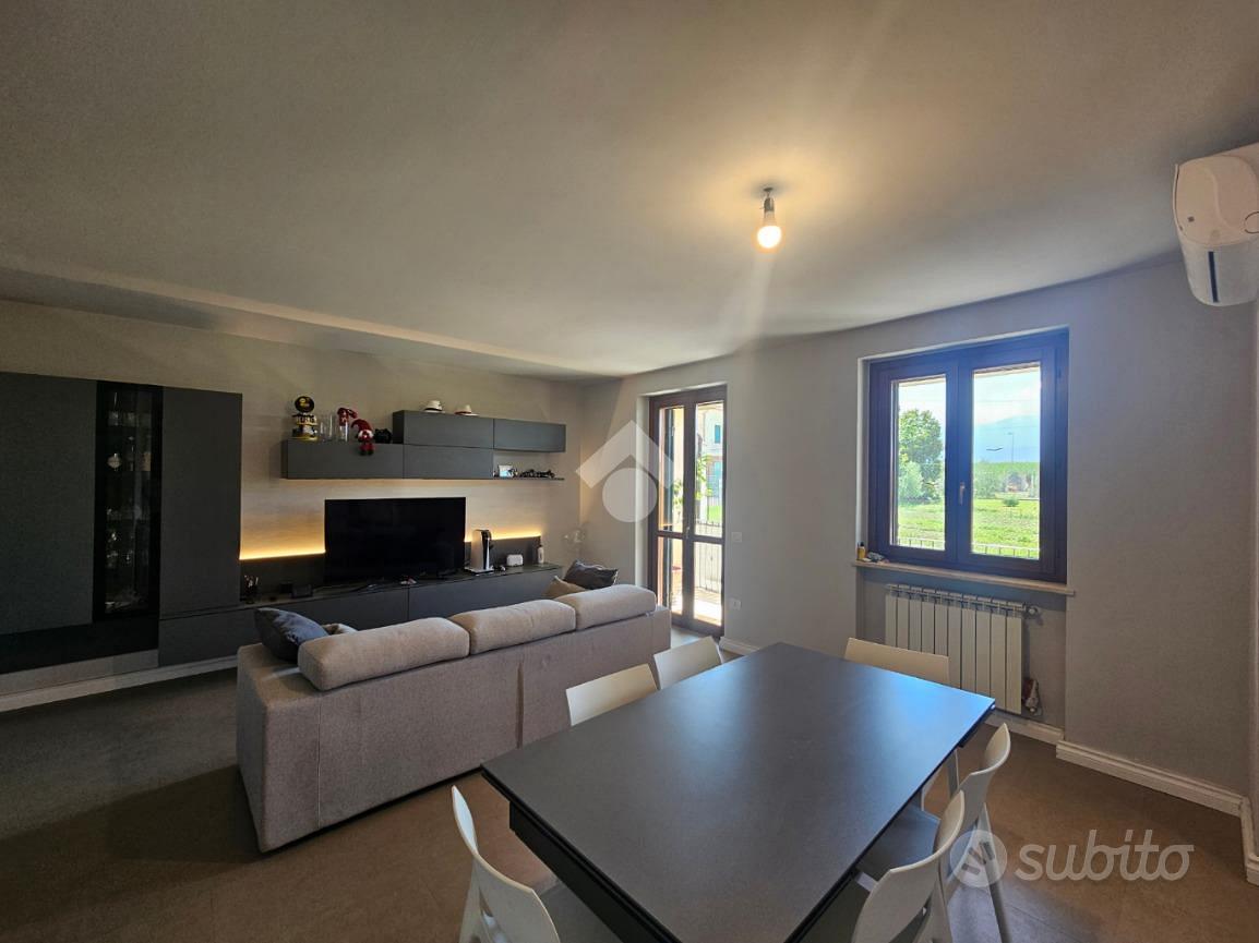VILLA A SCHIERA A FOLIGNO - Vista 3