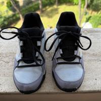 Scarpe trekking bambino Adidas Terrex. Taglia 30
