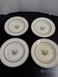 N. 4 piatti fondi Royal Copenhagen - decoro fiori
