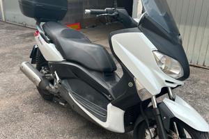 yamaha x-max