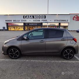 Toyota Yaris Hybrid Style