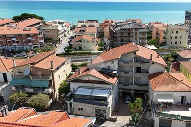 3 LOCALI A PINETO