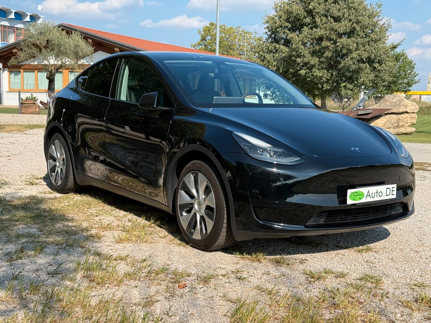 Tesla Model Y 2024 photo 3