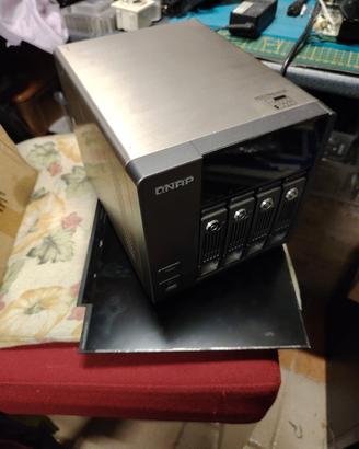 Nas QNAP TS-410