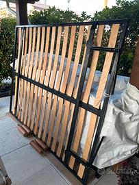 Struttura letto matrimoniale con doghe