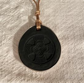 Collana in pietra lavica e argento