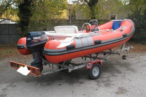 Gommone motore e carrello