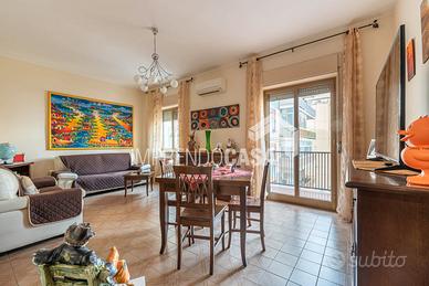 3 Vani di 91 Mq con posto auto coperto