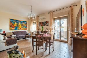 3 Vani di 91 Mq con posto auto coperto