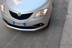 Lancia Ypsilon 12 benzina 