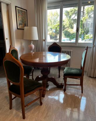 Tavolo tondo allungabile e 6 sedie