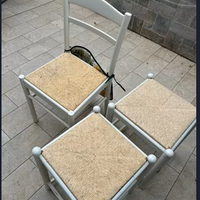 Tavolo allungabile con 3 sedie marmorizzato.