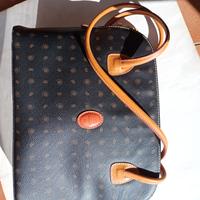 Borse e borsette da donna (Versace, Barocco, ecc)