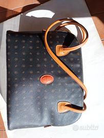 Borse e borsette da donna (Versace, Barocco, ecc)