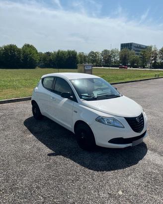LANCIA YPSILON  1.2