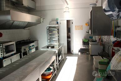 Negozio ad uso Gastronomia in zona Lagomaggio mare