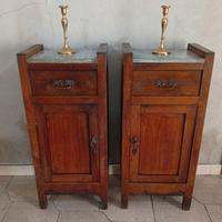 Coppia di comodini antichi 