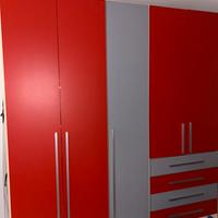 Armadio più comodino e due mensole