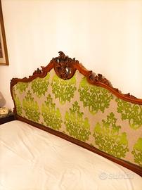 Testata letto in legno intarsiato imbottita
