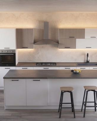 CUCINA LINEARE CON ISOLA NUOVA+ELETTRODOMESTICI 