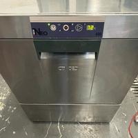 Lavastoviglie industriale