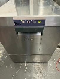 Lavastoviglie industriale