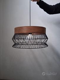 Lampadario in legno e ferro battuto