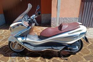 Piaggio X10 350cc executive 