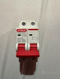 Interruttore automatizzato per pannelli solari