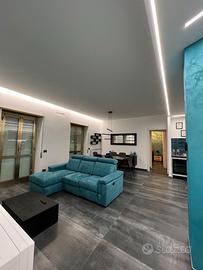 🛋️ Divano Poltrone Sofà modello Loghetto