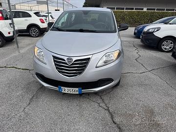 Lancia Ypsilon 1.2 69 CV 5 porte Silver