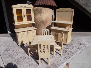Arredo per casa delle bambole anni 30