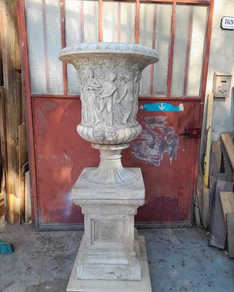 grande vaso da giardino con base