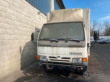 CABINA NISSAN CABSTAR BD30 3.0