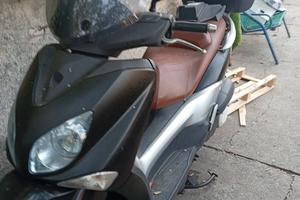 scooter  250 Yamaha 
