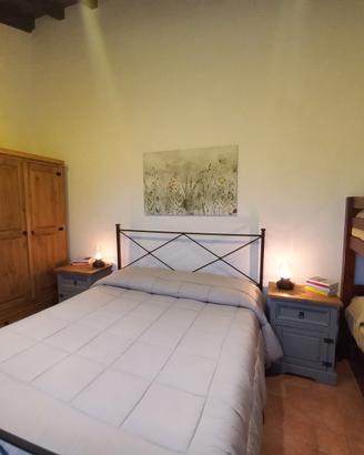 2 comodini in legno stile country