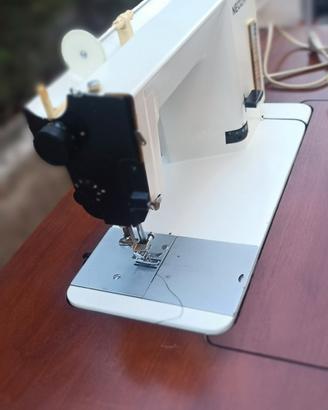 macchina da cucire necchi con mobile a cassetti