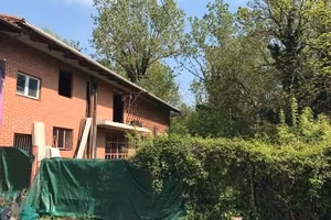 RUSTICO CASOLARE CON TERRENO A BRA DA VEDERE